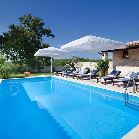 Grosses Natursteinhaus Mit Pool Auf Weitlaeufigem Grundstueck In Herrlicher Naturlandschaft Gelegen Nyaraló *